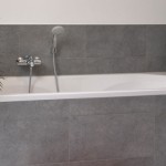 Hier kam eine neue tolle Wanne und schöne Fliesen rein.